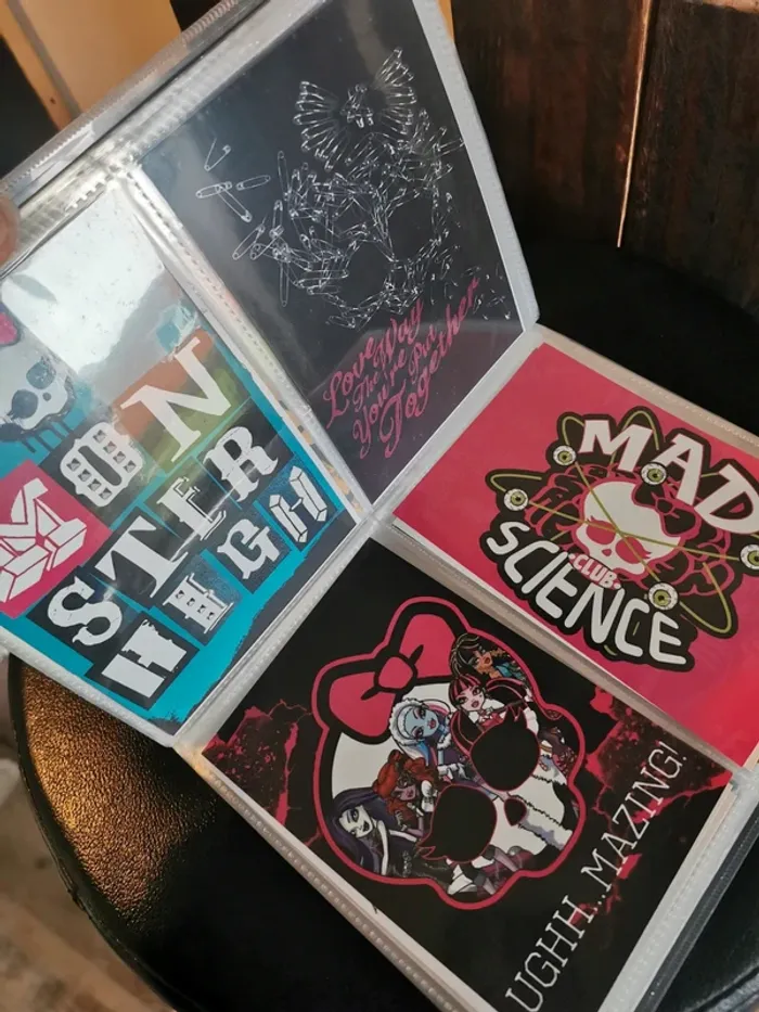 Carnet panini monster high. - photo numéro 5