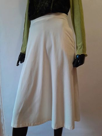 Jupe longue couleur crème taille fine 2 poches