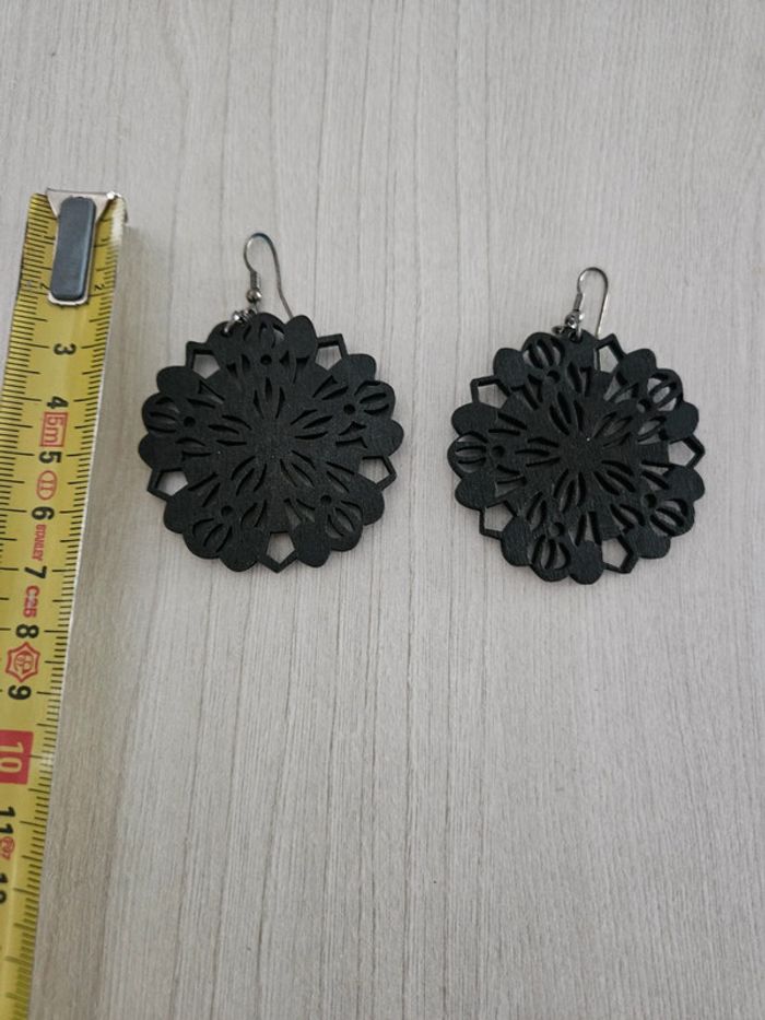 Boucle d'oreille rond noir - photo numéro 2