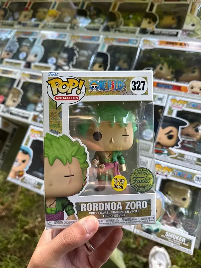 Funko Pop Roronoa Zoro 327 GITD - One piece - photo numéro 2