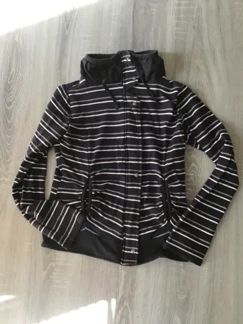 Veste pull à rayures