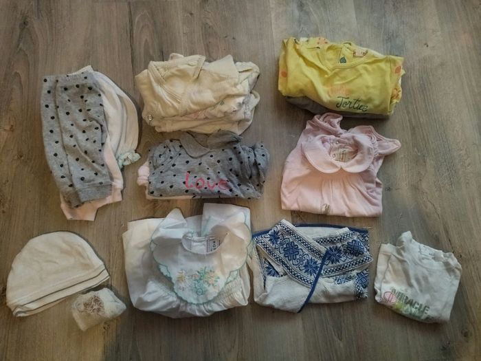 Lot vêtements fille 1 mois