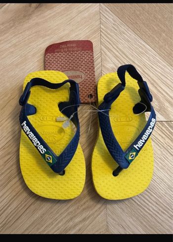 Sandales Havaianas neuves T.18