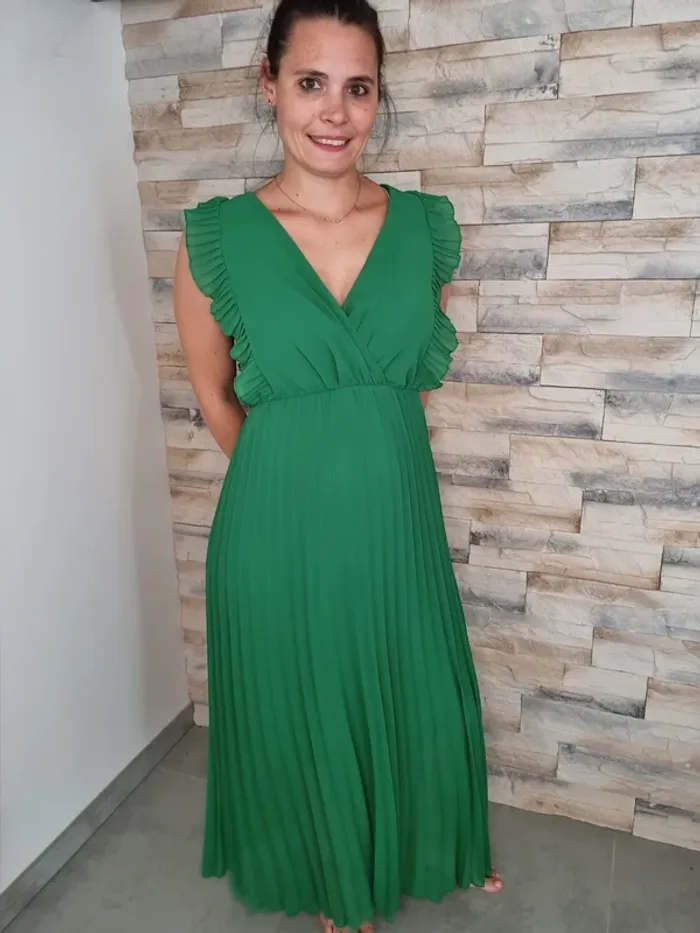 Robe cérémonie verte - neuve -