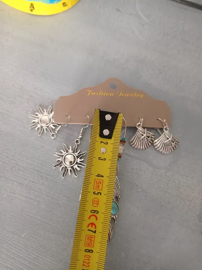 Lot boucles d'oreilles pendantes neufs - photo numéro 4