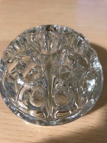 Pique fleurs 19 trous en verre de Reims France vintage
