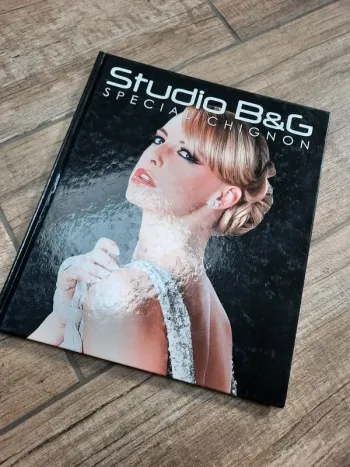 Book chignon