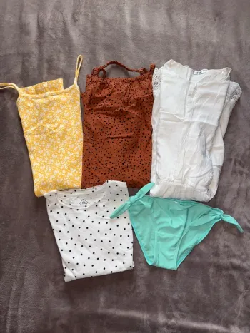 Lot de 5 vêtements fille taille 12 ans en très bon état