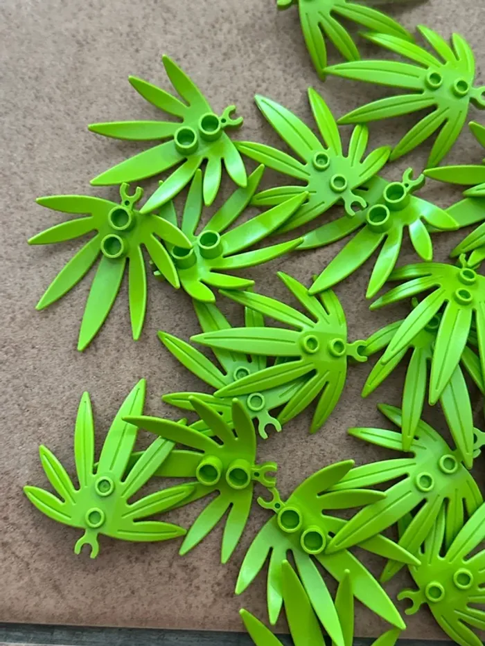 20 Plant Lego Leaves 6 x 5 Swordleaf with Open O Clip Thick ref 10884 Lime - photo numéro 2