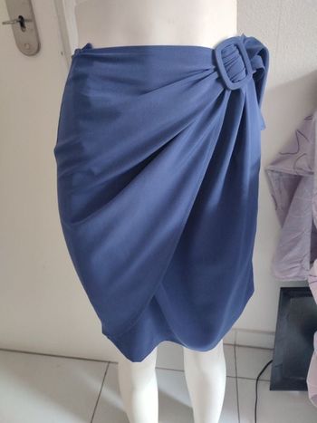 #kytie40femme. Jupe porte feuille mi-long taille 40