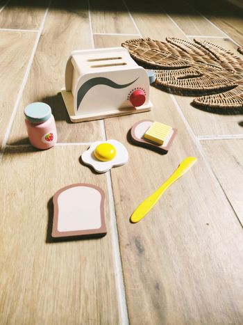 🍳Jeu d'imitation - Dinette en bois grille pain et petit déjeuner -