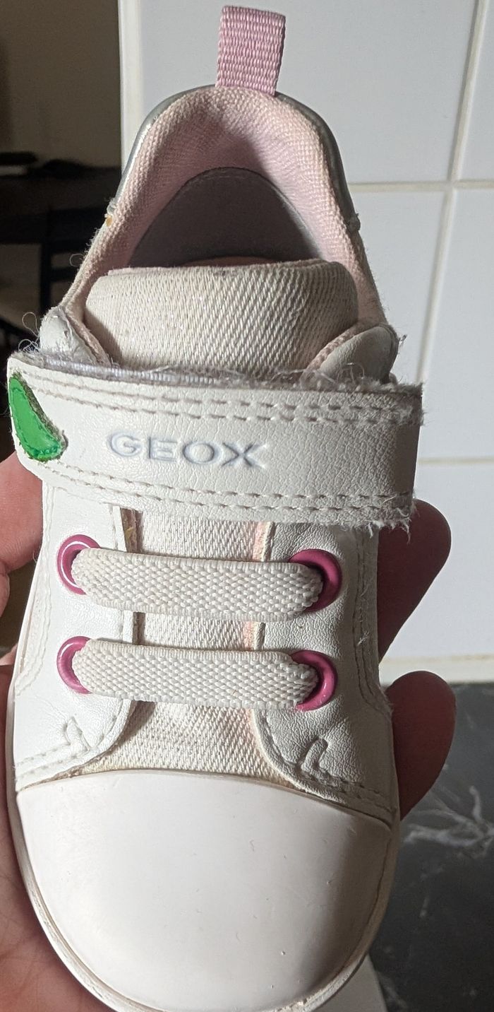 Tennis blanche motif cerise - photo numéro 10