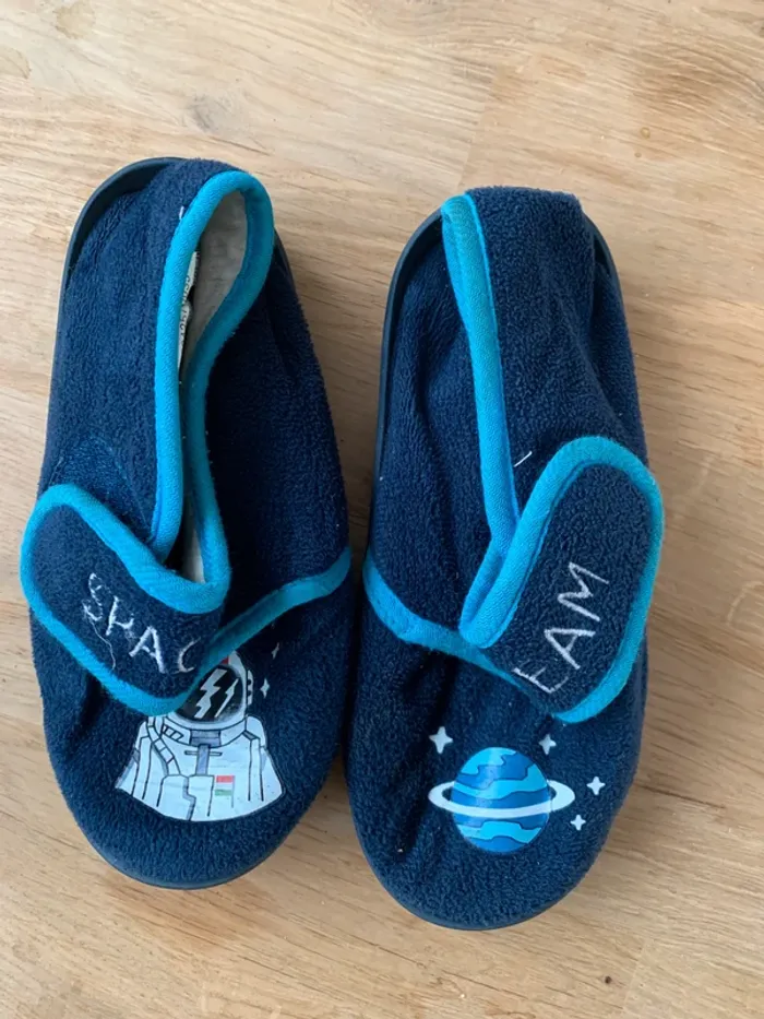 Pantoufles taille 27