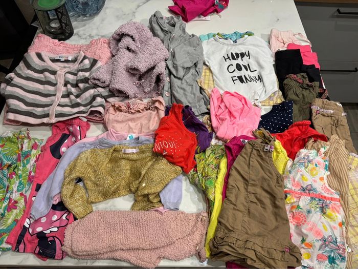Lot de 37 pièces fille 6 mois - photo numéro 2