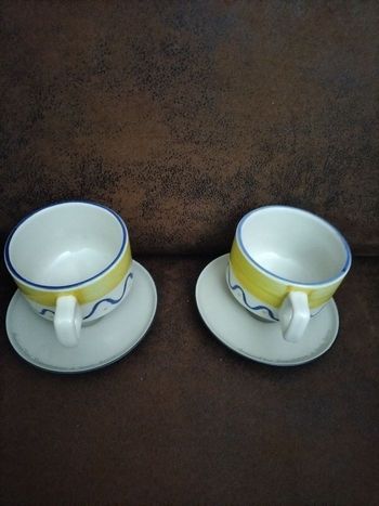 Lot tasses et sous tasses petit déjeuner