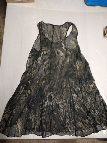 Robe légère translucide