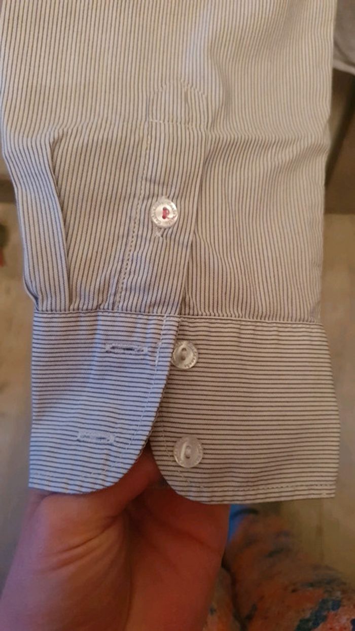 Chemise blanche à rayures T.3 - photo numéro 5