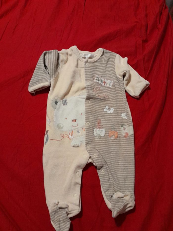 Lot de 4 pyjamas taille 3 mois - photo numéro 3