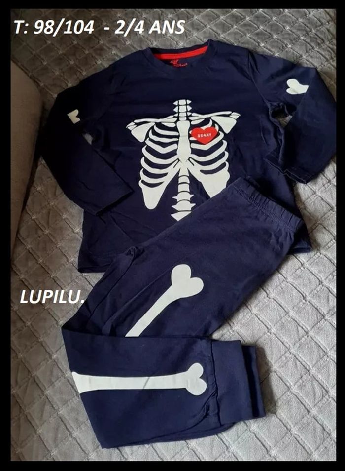 LOT pyjama et combinaison dragon T: 98 - 3 ans - photo numéro 4