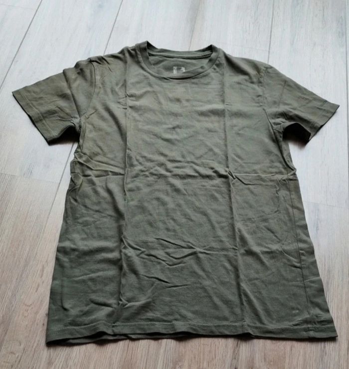 Tee shirt Decathlon kaki taille S Très bon état coton