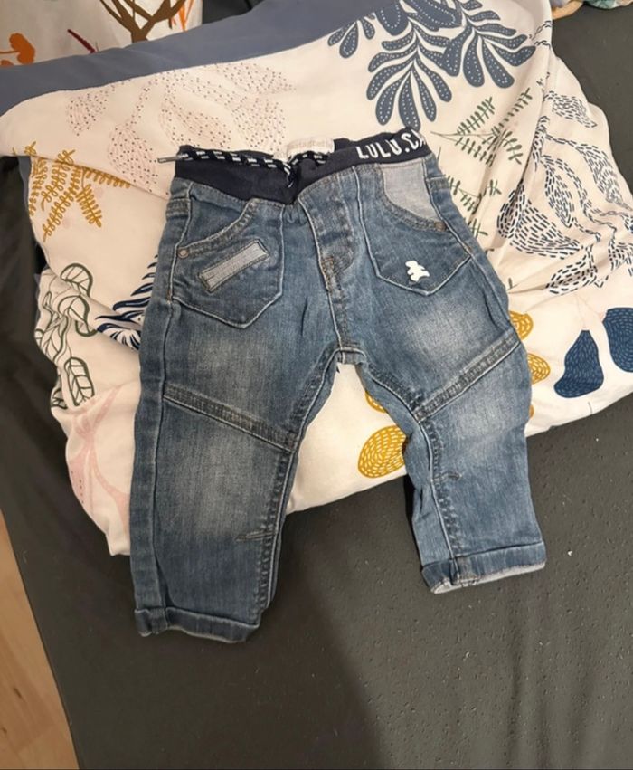 Jeans bb garçon taille 12 mois🐼