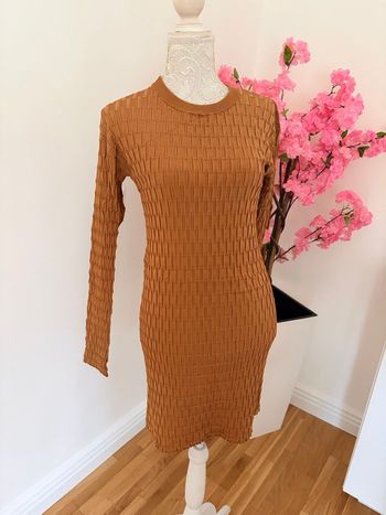 Robe H&M prêt du corps neuve taille 39