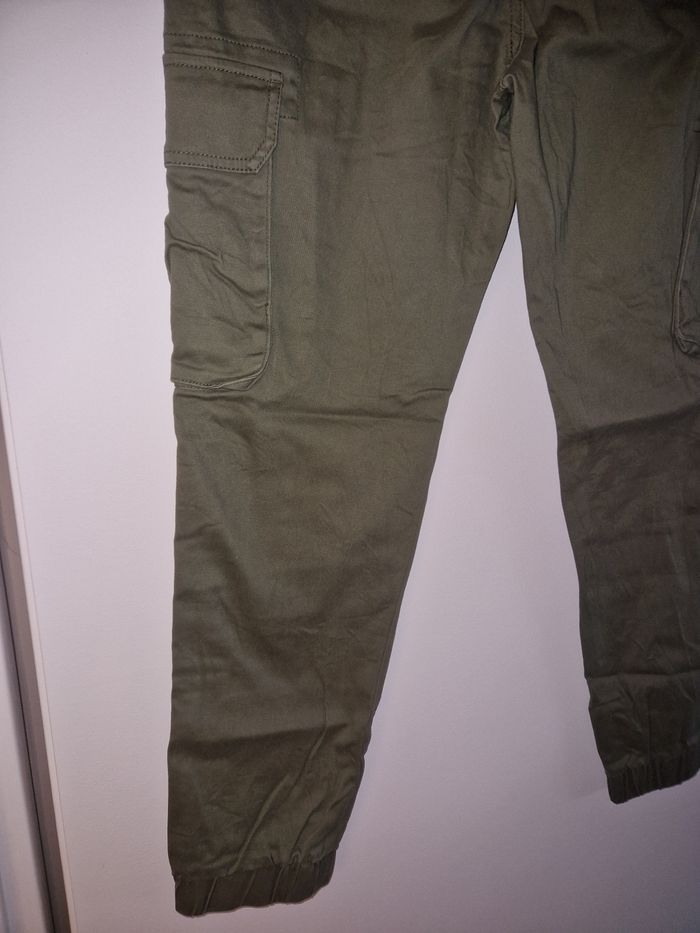Pantalon Cargo kaki Pier One taille w32 comme NEUF - photo numéro 5