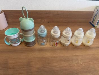 Biberons mam + doseur lait + tasse nuk
