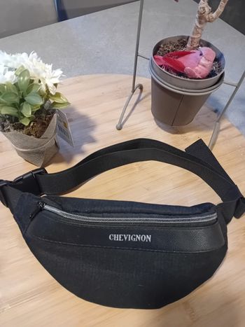 Sacoche banane Chevignon