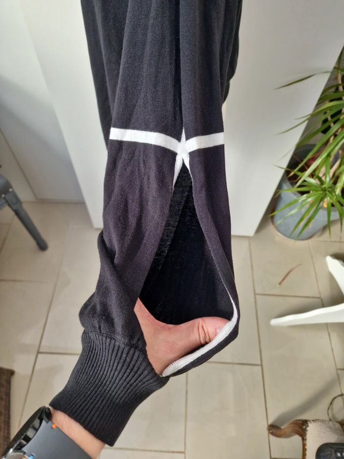 Haut Leger Noir Avec Bandes Blanches Bras Dénudés - photo numéro 4