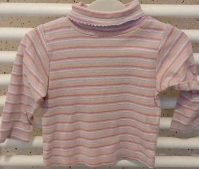 Sous pull rayé rose parme jaune blanc Taille 6 mois - photo numéro 2