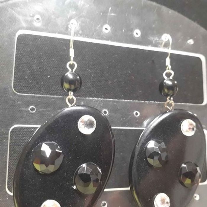 Boucles d'oreilles ovales avec ronds noir - photo numéro 3