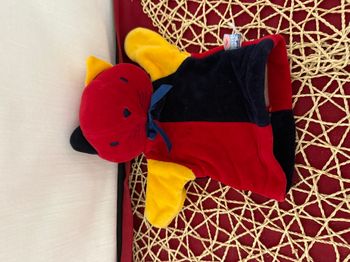 Doudou chat marionnette  rouge noir jaune SUCRE D'ORGE