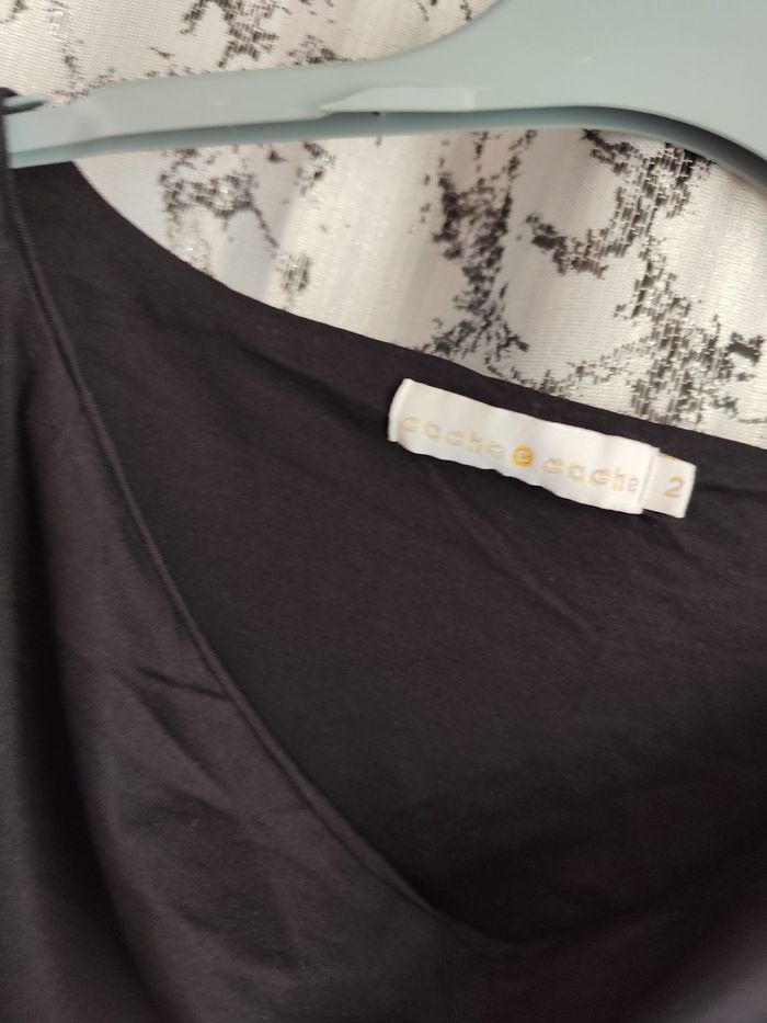Haut sans manches noir drappé taille 2 Cache cache - photo numéro 3