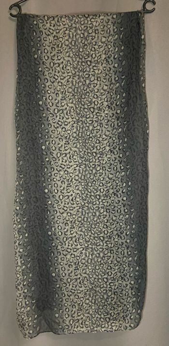 Foulard léopard »3 Suisses »gris et noir