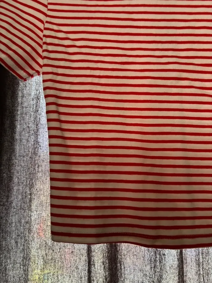Top court à rayures rouges et blanches - photo numéro 2