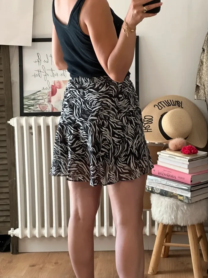 Mini jupe The Kooples noire et blanche taille 36 - photo numéro 4