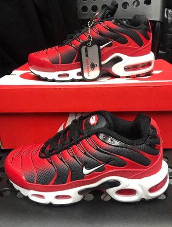 Nike tn enfant noir rouge 32