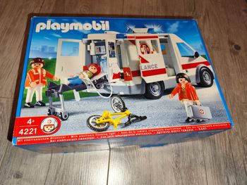 L'ambulance de playmobil