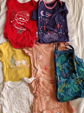Lot de bodys manches courtes et longues 9 mois