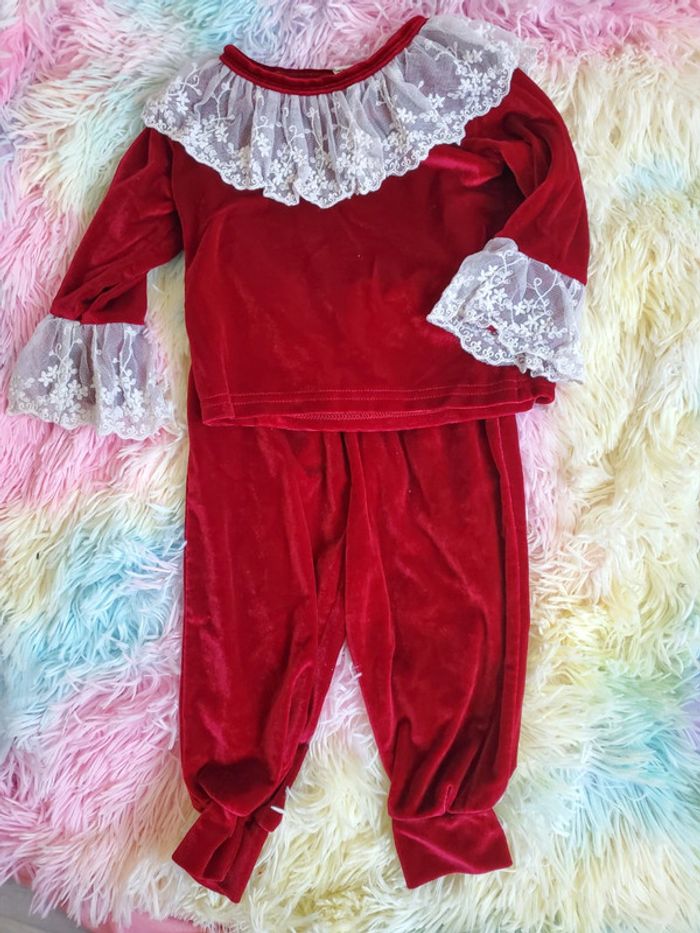 🌴 Ensemble de jogging rouge velours avec dentelle taille 12 mois