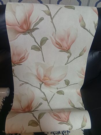 Papier peint neuf disponible plusieurs rouleaux 