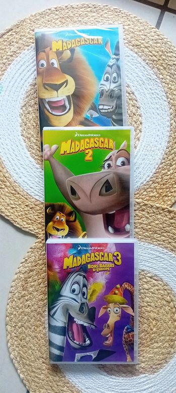 Lot 3 dvd dont un neuf