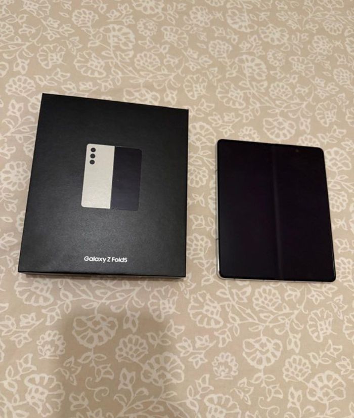 Samsung Galaxy Fold 5 - photo numéro 2