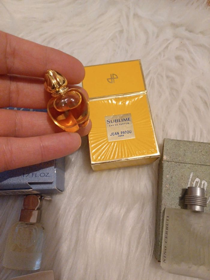 Lot de parfum miniatures différents marques - photo numéro 3