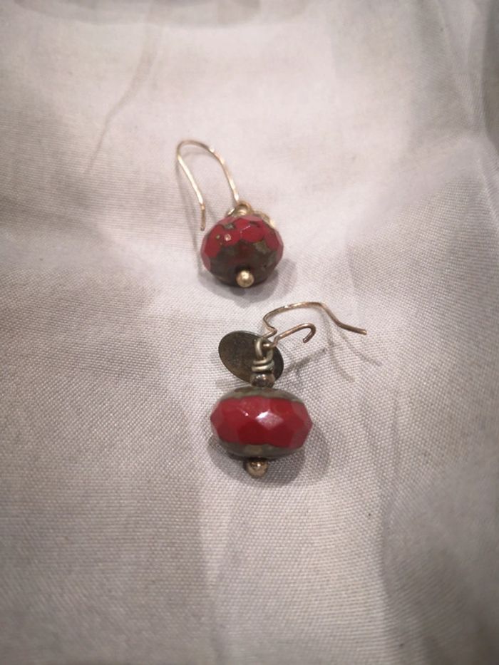 Boucles d'oreilles boules bordeaux - photo numéro 3
