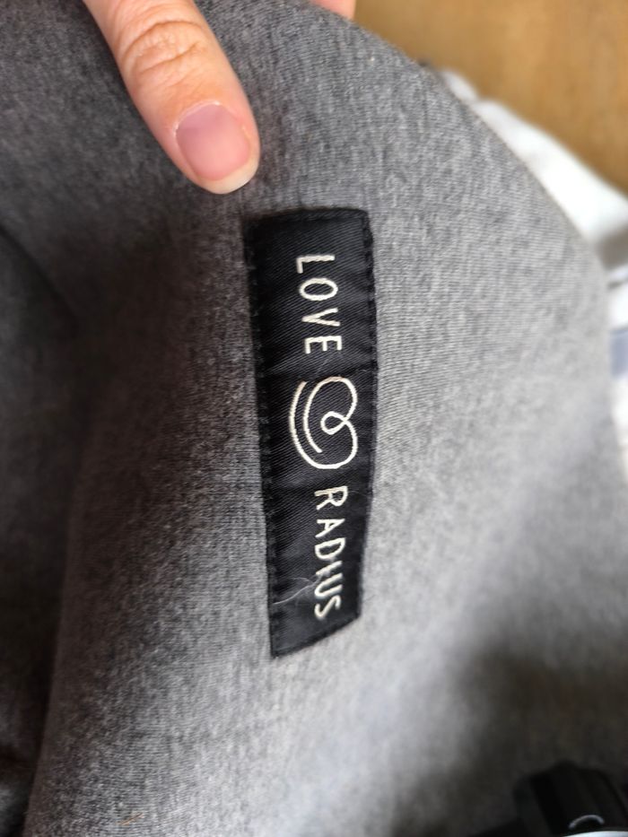 Porte bébé hoodie carrier love radius - photo numéro 5