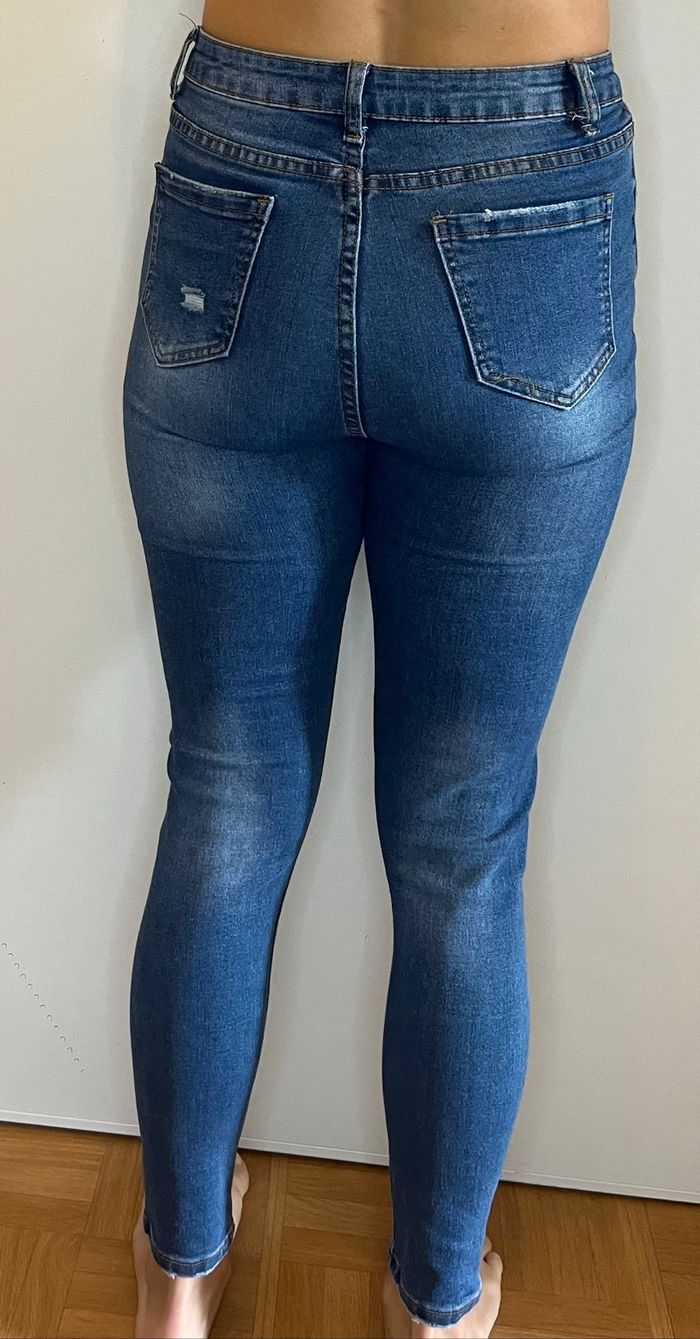 Jeans à trous - photo numéro 3