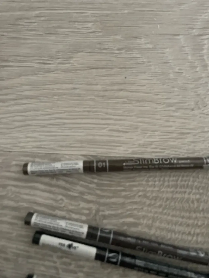 Crayon à sourcil - photo numéro 2