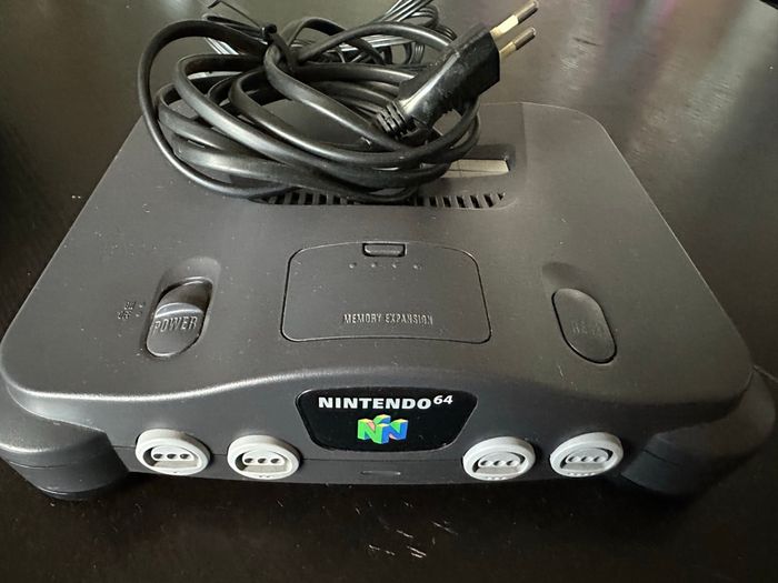 Nintendo 64 + 4 jeux - photo numéro 3
